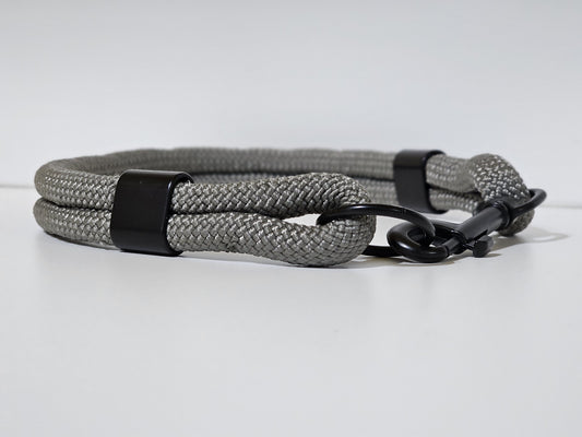 Tau Premium Halsband | 8mm | Bolzenhacken & Seilschlaufe | grau / schwarz