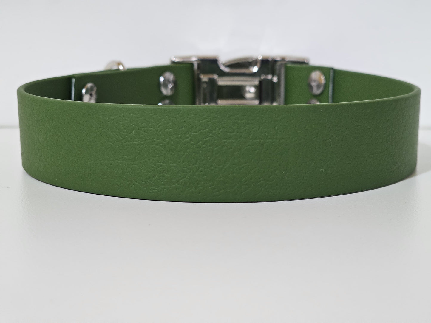 Halsband 25mm breit | moosgrün / silber