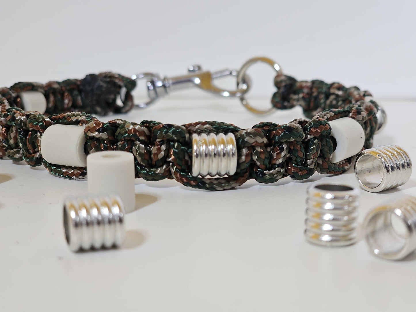 ANTI-ZECKENHALSBAND – Natürlicher Schutz ohne Chemie! camouflage / silber