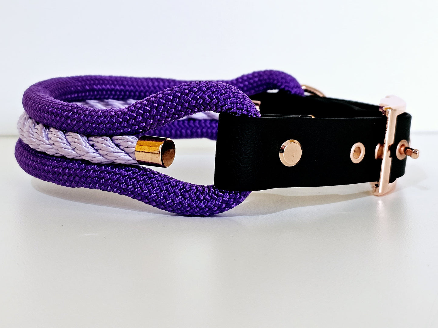 Tau Premium Halsband TRIO - Biothane Verschluss Stück | 10mm / 25 mm | schwarz / lila / rose gold