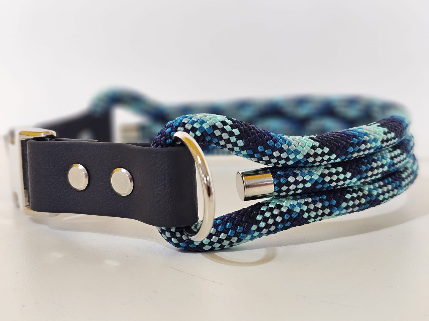Tau Premium Halsband TRIO - Biothane Verschluss Stück | 10mm / 25 mm | schwarz / snake / silber