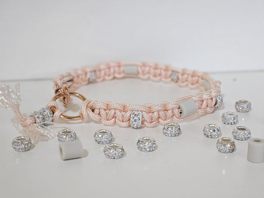 ANTI-ZECKENHALSBAND – Natürlicher Schutz ohne Chemie! rosa / weiss