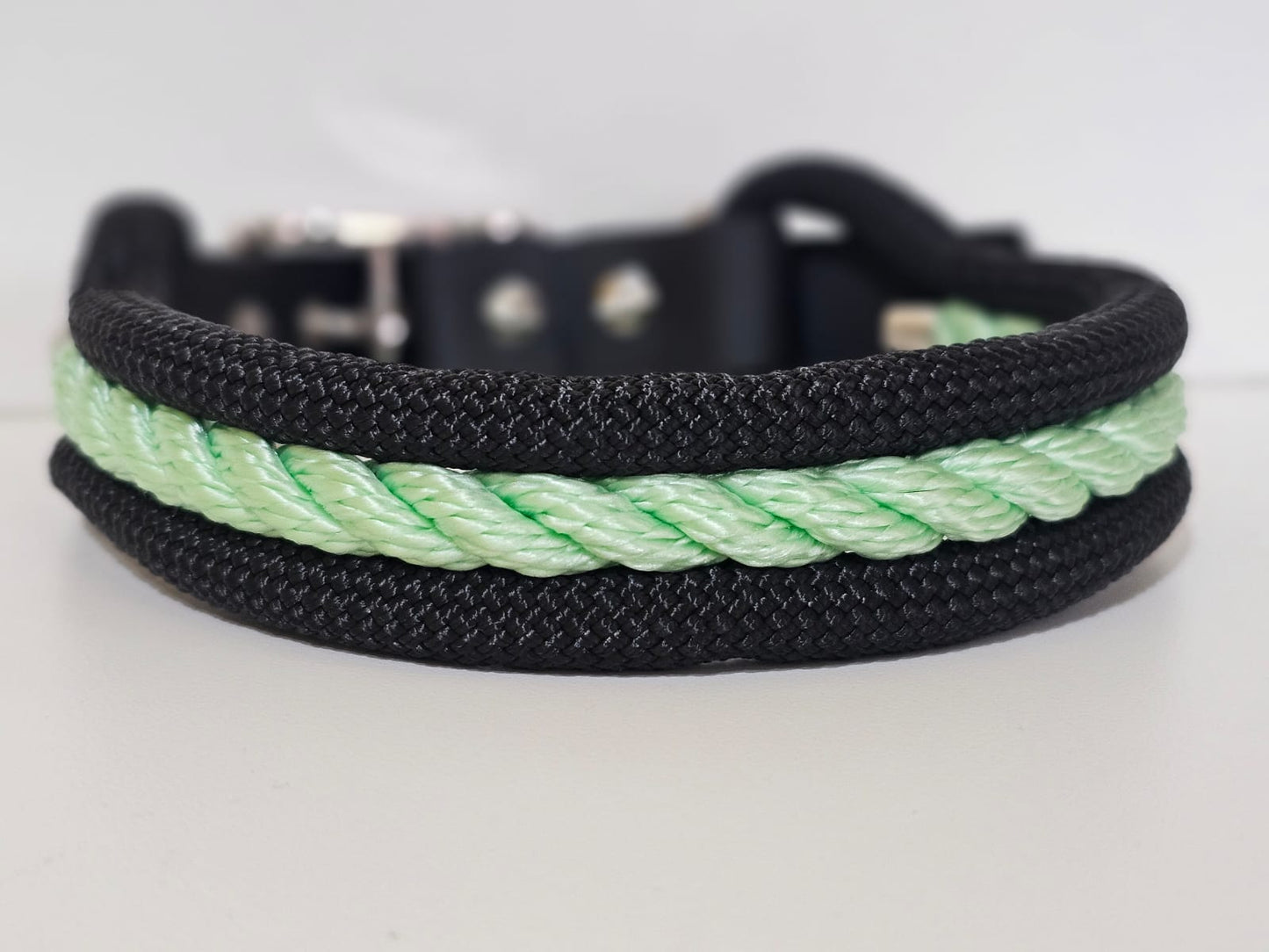 Tau Premium Halsband TRIO - Biothane Verschluss Stück | 10mm / 25 mm | schwarz / mint / silber
