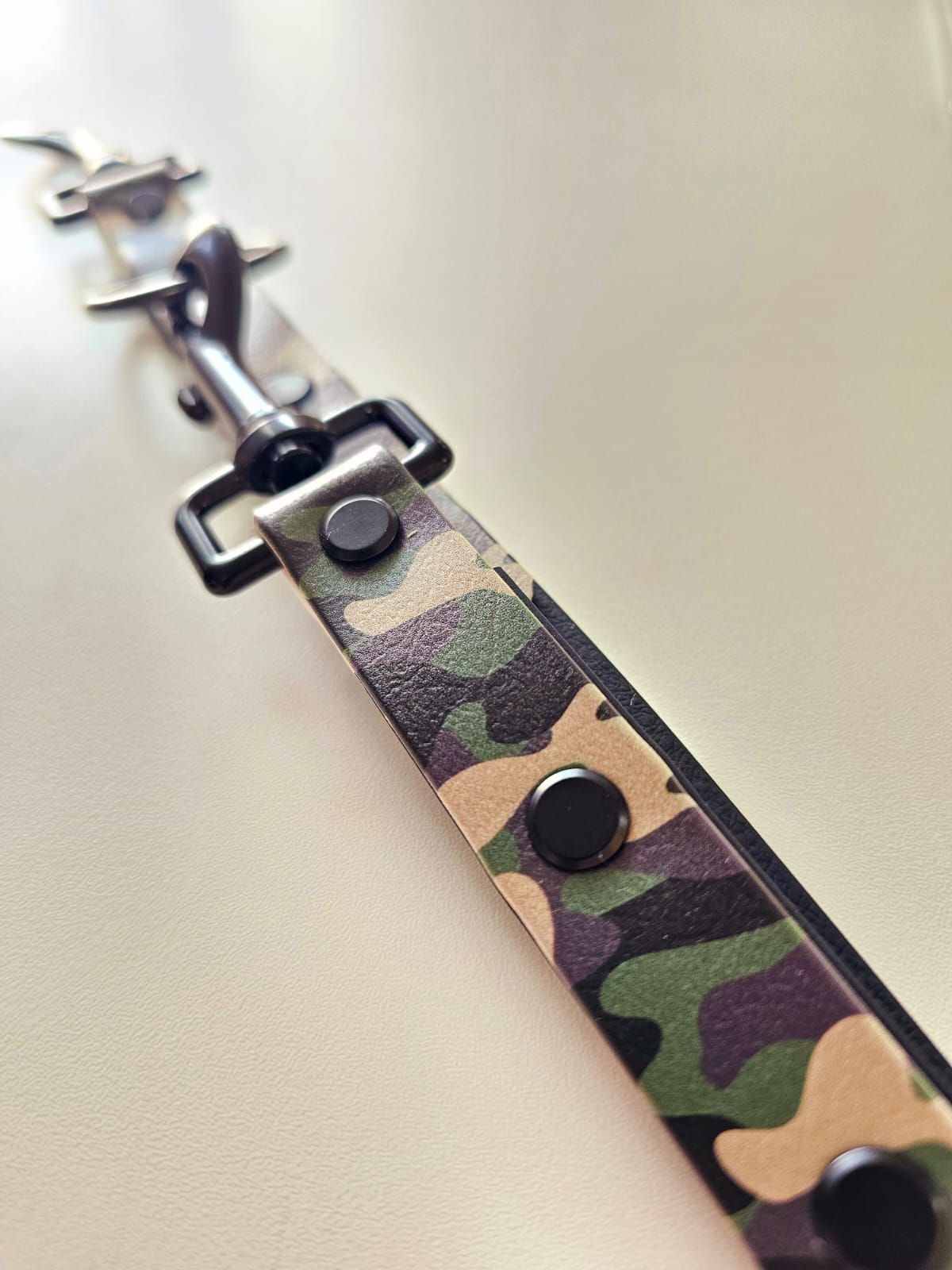 Doppelleine 2m black / camouflage "tank color"