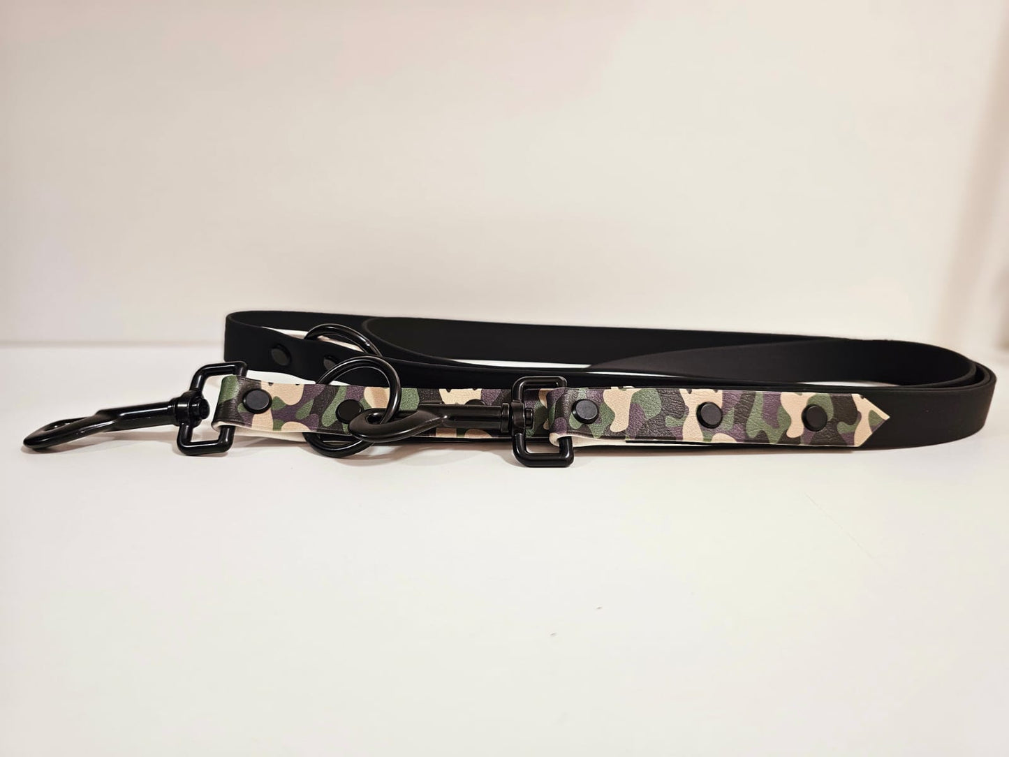 Doppelleine 2m black / camouflage "tank color"